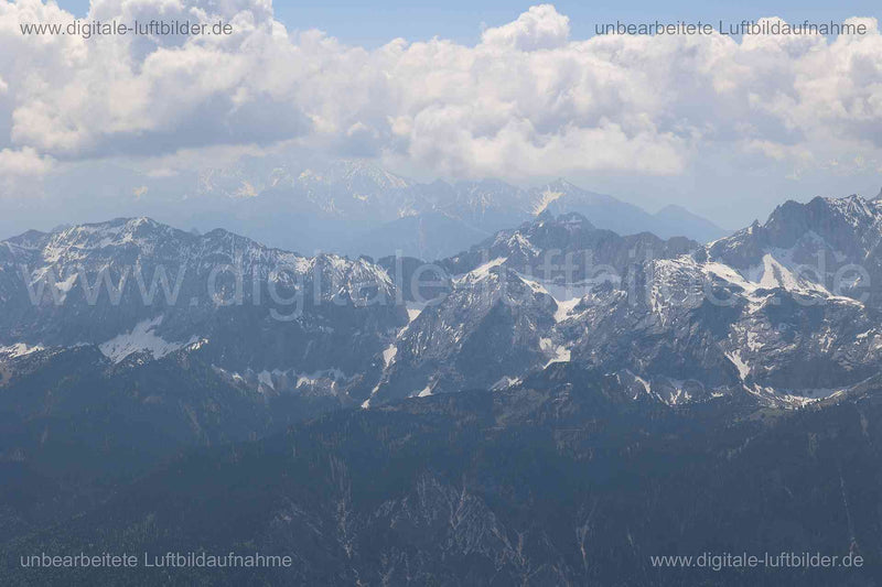 Luftaufnahme Alpen in Garmisch-Partenkirchen | Oberbayern, Bayern