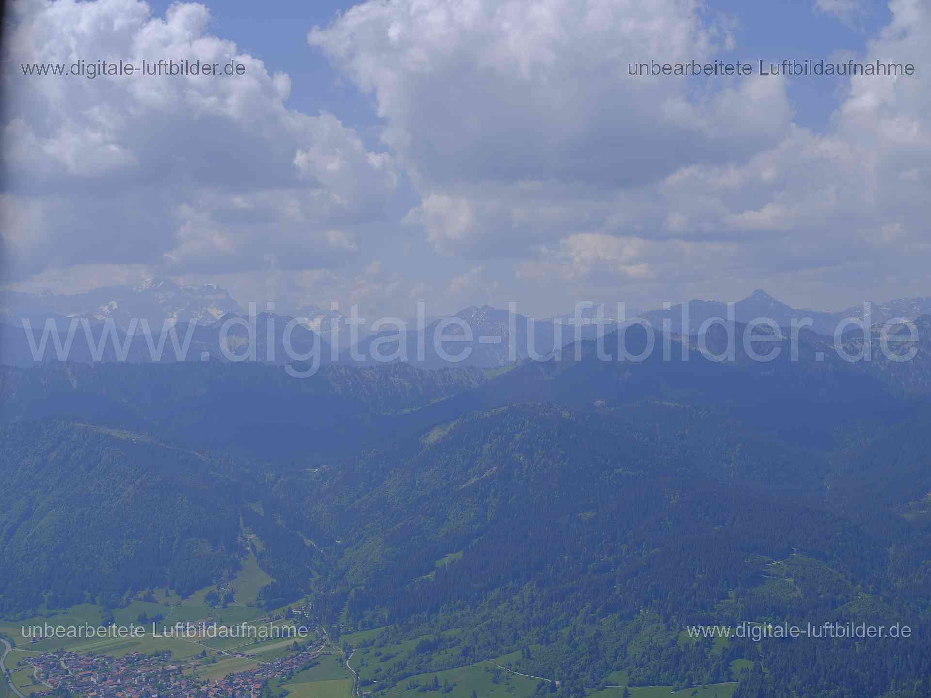 Luftaufnahme Alpen in Garmisch-Partenkirchen | Oberbayern, Bayern