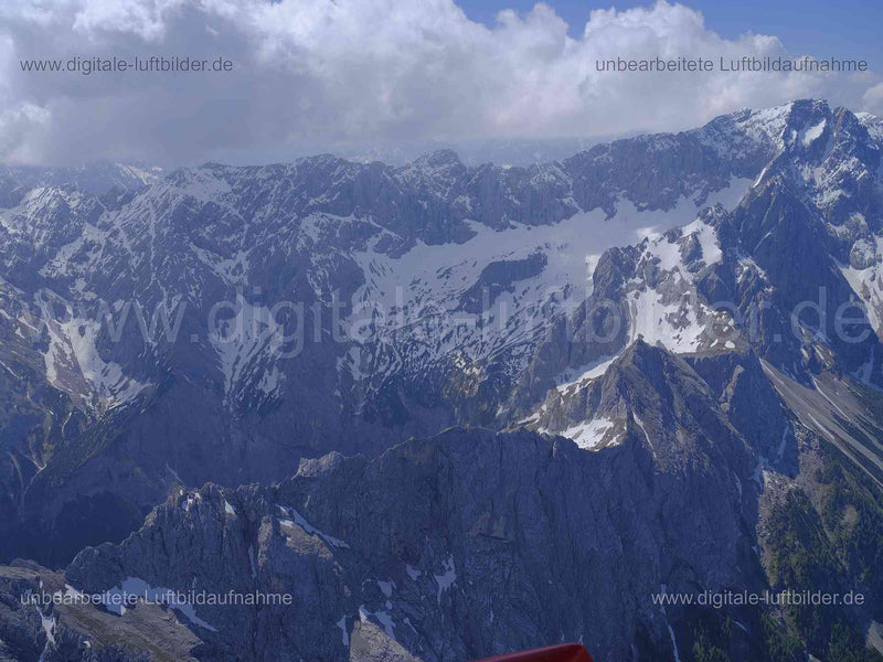 Luftaufnahme Alpen in Garmisch-Partenkirchen | Oberbayern, Bayern
