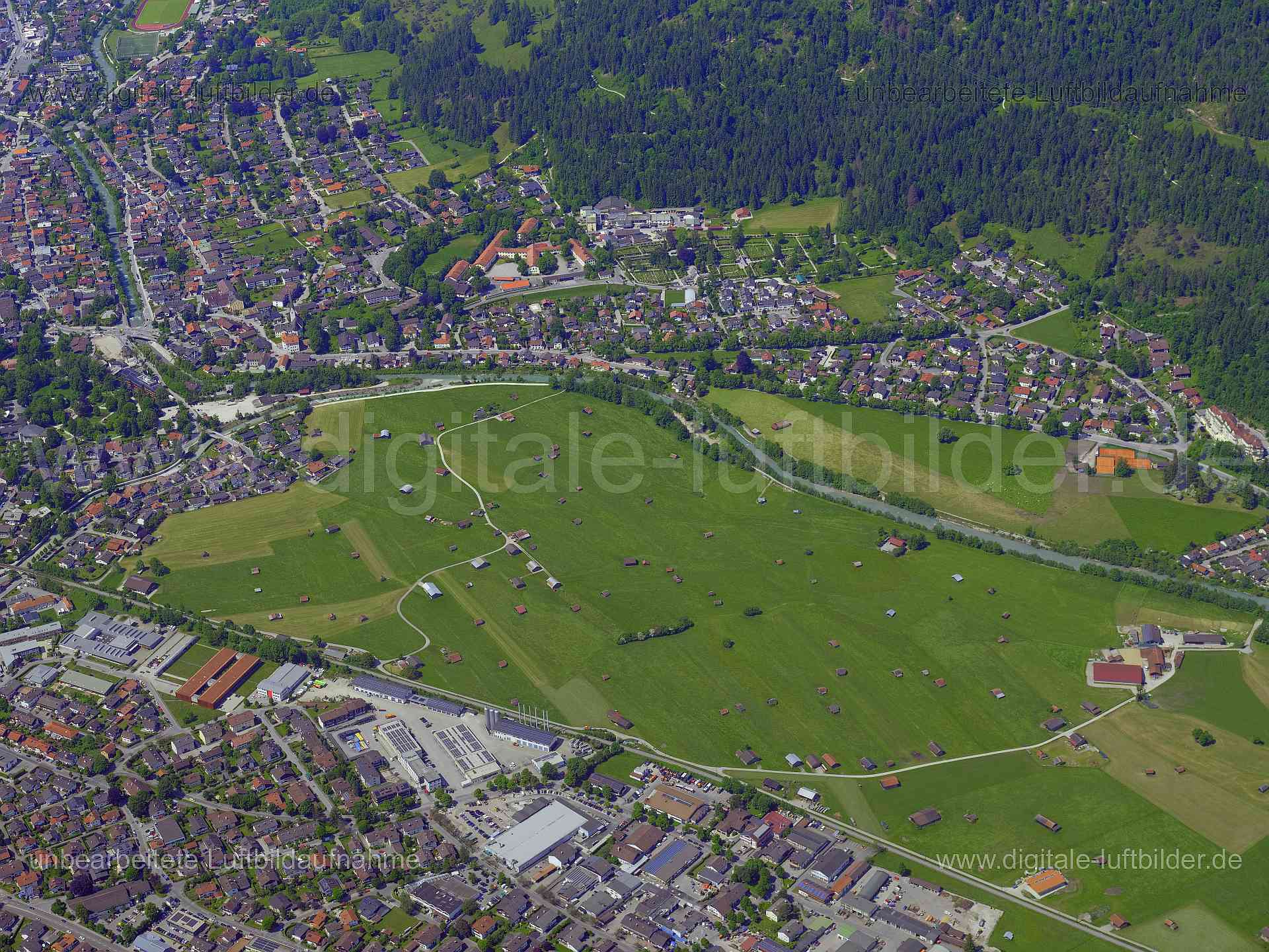 Luftaufnahme Garmisch-Partnkirchen in Garmisch-Partenkirchen | Oberbayern, Bayern