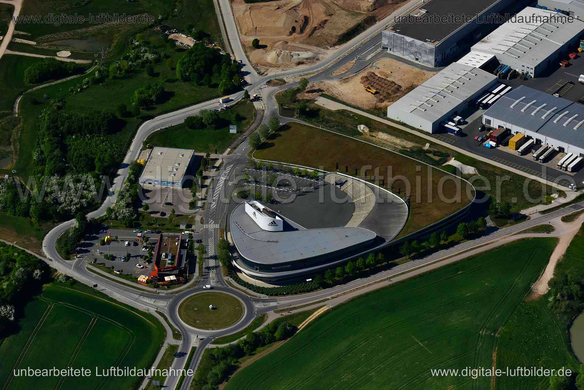 Luftaufnahme Adidas Headquarters in Herzogenaurach | Mittelfranken, Bayern