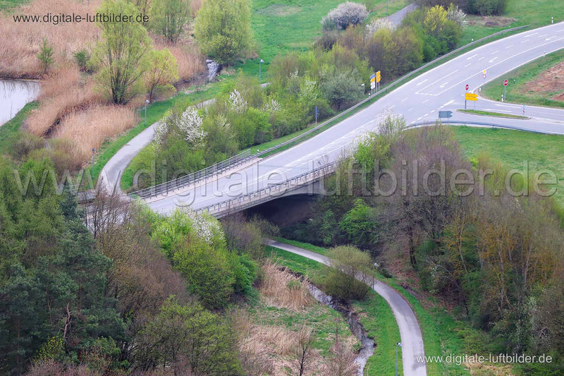 Luftaufnahme Natur und Brücke bei Herzogenaurach in Herzogenaurach | Mittelfranken, Bayern