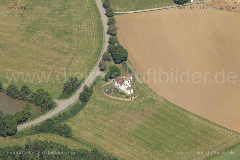 Luftaufnahme St. Oswald Kirche in Hörlbach | Mittelfranken, Bayern