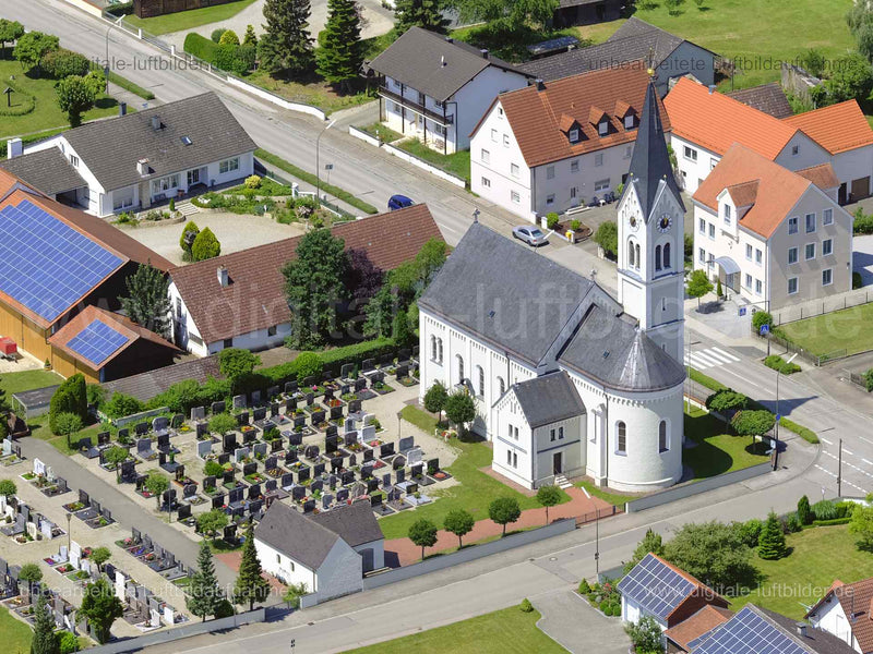 Titel: Kirche bei Ingolstadt, Bildnummer: f483471, Ort / Stadt: Ingolstadt, (Land)Kreis: kreisfreie Stadt Ingolstadt, Regierungsbezirk: Oberbayern, Bundesland: Bayern, Aufnahmedatum: 14.06.2022, Schlagwörter: Luftbild, Luftbilder, Luftbildfotografie, Luftaufnahme, Luftbildaufnahme, Luftfoto, Luftbildarchiv, Luftbildsuche, Vogelperspektive, Vogelansicht, Deutschland, , Kirche, Friedhof, Monat: Juni, Jahreszeit: Sommer, Tageszeit: Vormittag / Mittag, Jahr: 2022, Flug ID: 20220614, Bildstatus: farb