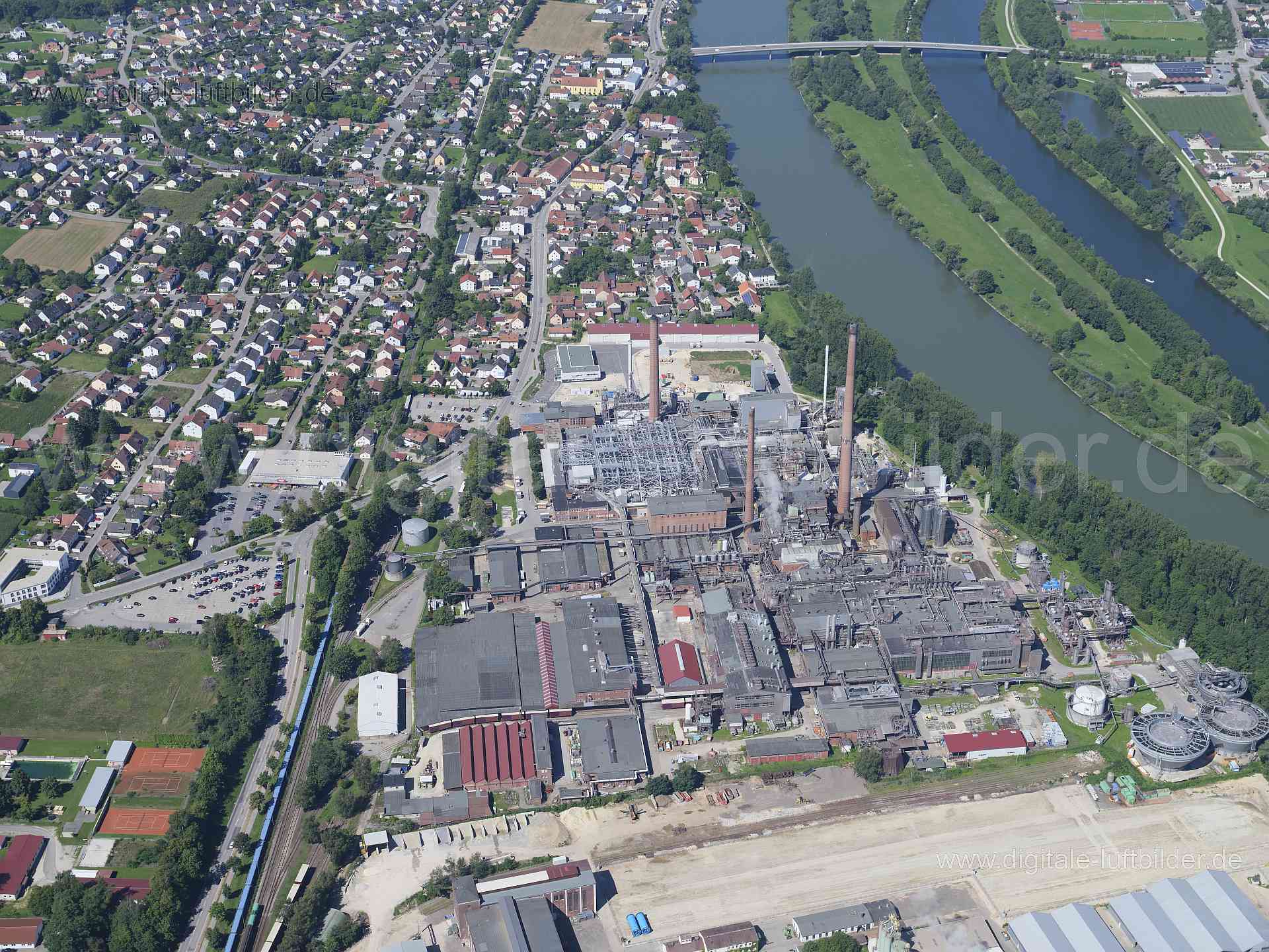 Luftaufnahme Industriegebiet Saal in Kelheim | Niederbayern, Bayern