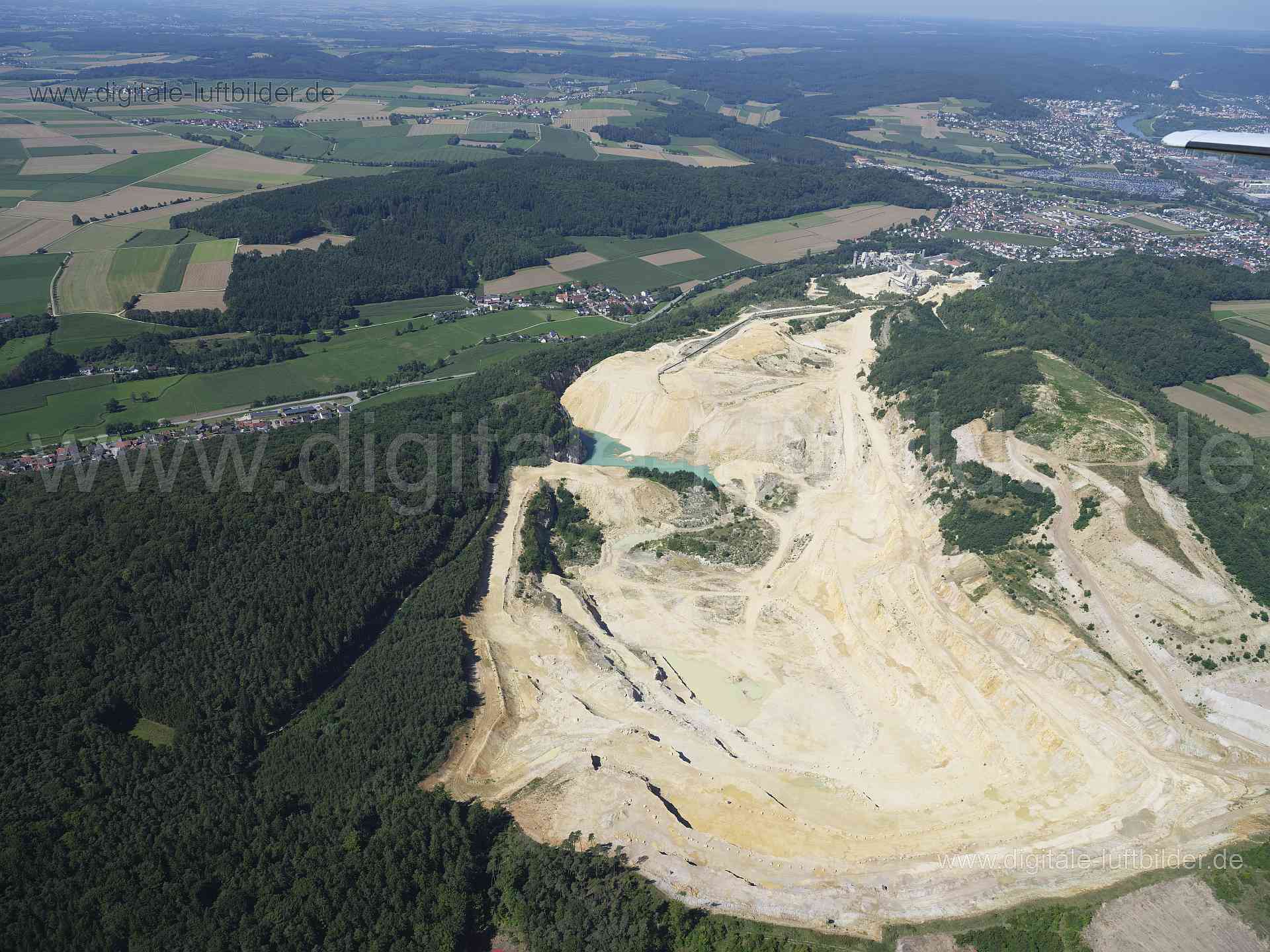 Luftaufnahme Kalkwerk Saal in Kelheim | Niederbayern, Bayern