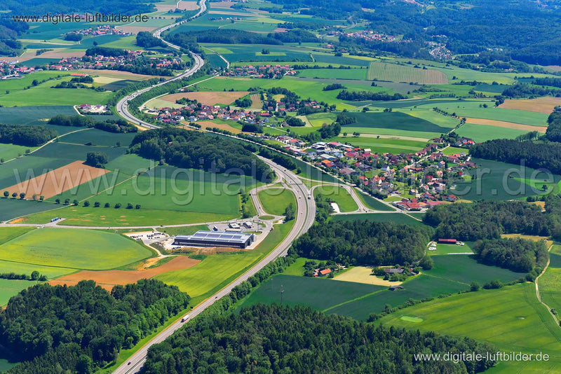 Luftaufnahme Autobahnausfahrt A3 in Laaber | Oberpfalz, Bayern