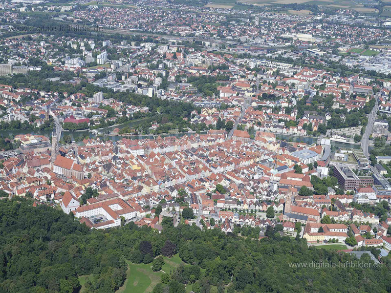 Luftbild Landshut mit Burg Trausnitz – Niederbayern