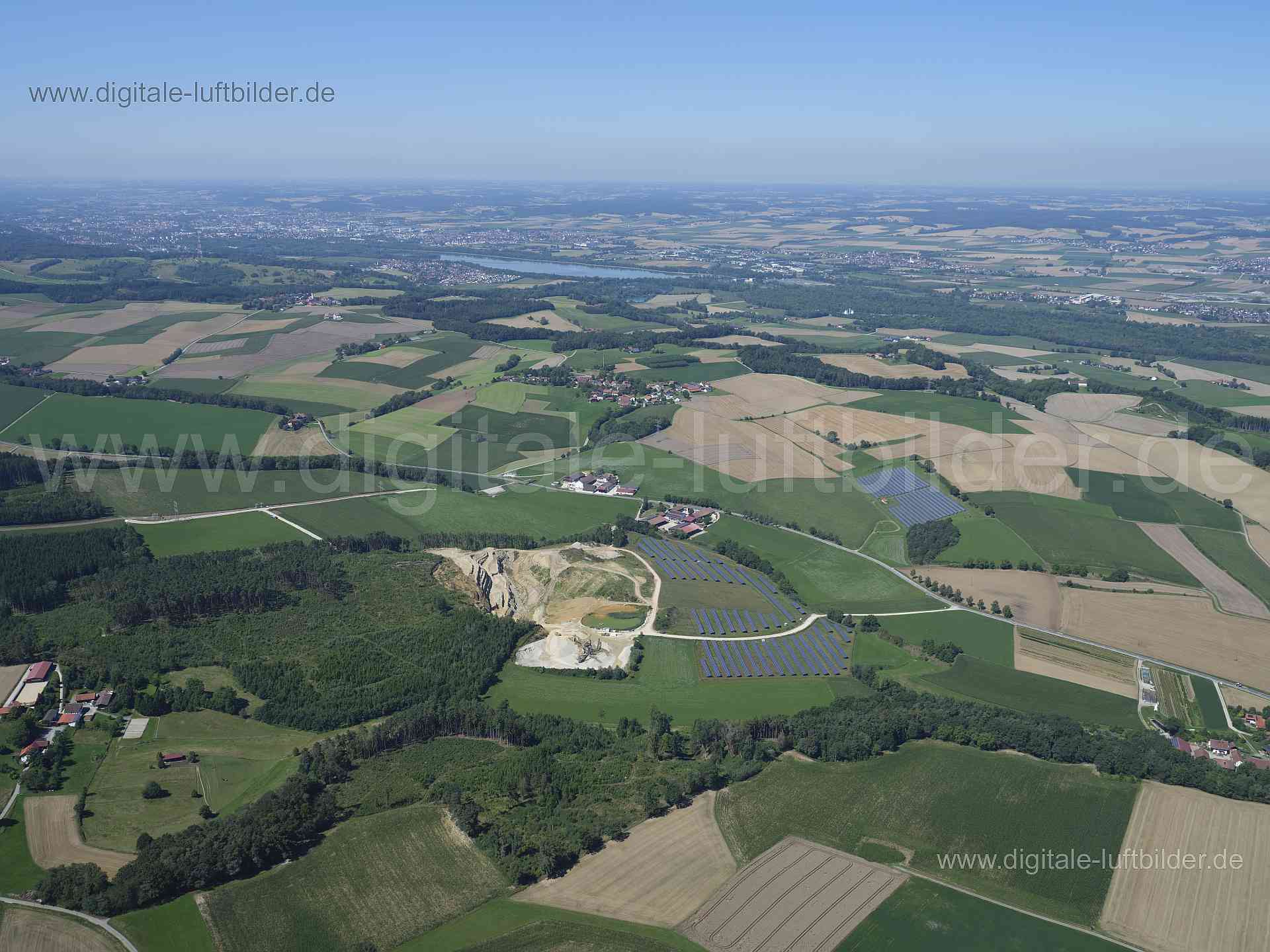 Luftaufnahme Pöffelkofener Kieswerk in Landshut | Niederbayern, Bayern