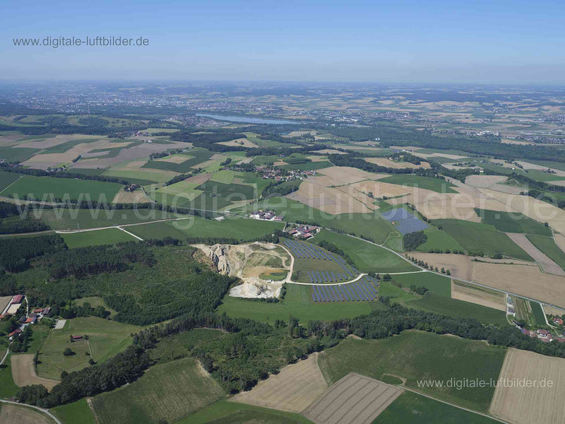 Luftaufnahme Pöffelkofener Kieswerk in Landshut | Niederbayern, Bayern