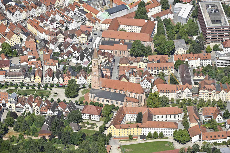Luftaufnahme St. Jodok Kirche in Landshut | Niederbayern, Bayern
