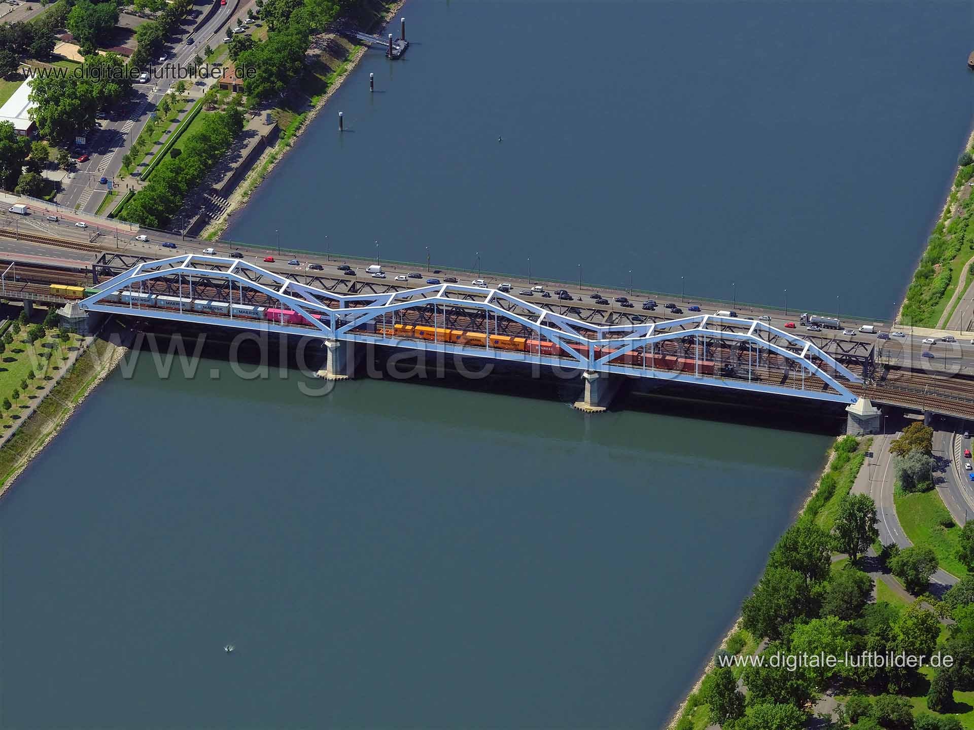 Luftaufnahme Konrad-Adenauer-Brücke in Mannheim | Karlsruhe, Baden-Württemberg