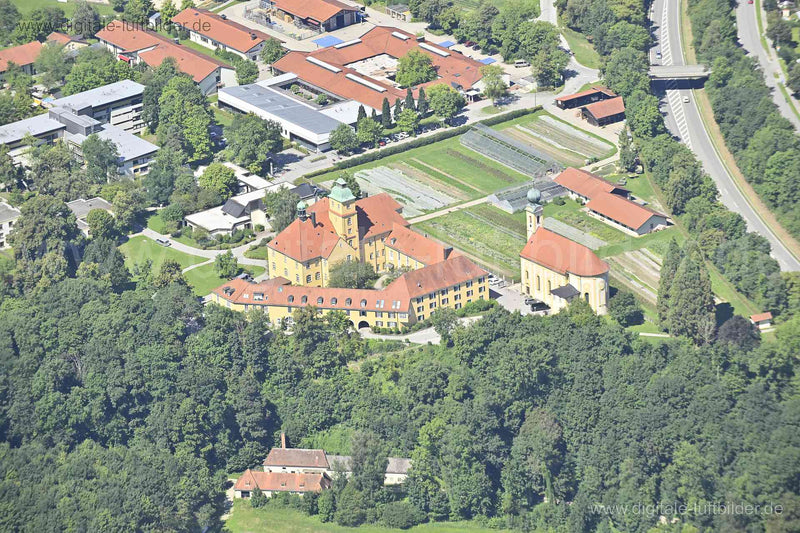 Luftaufnahme Sankt Salvador in Mühldorf am Inn | Oberbayern, Bayern