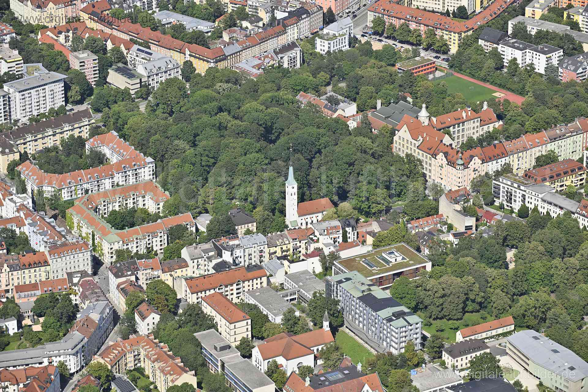 Luftaufnahme Friedhof Haidhausen in München | Oberbayern, Bayern
