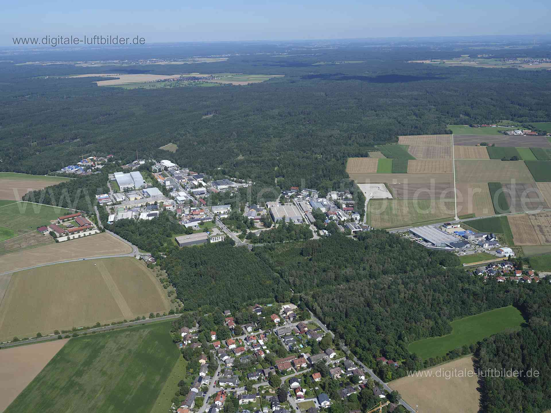 Luftaufnahme Gewerbegebiet Hohenbrunn in München | Oberbayern, Bayern