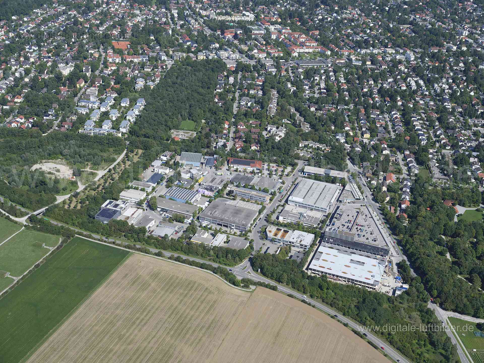 Luftaufnahme Gewerbegebiet Ottobrunn Mitte in München | Oberbayern, Bayern