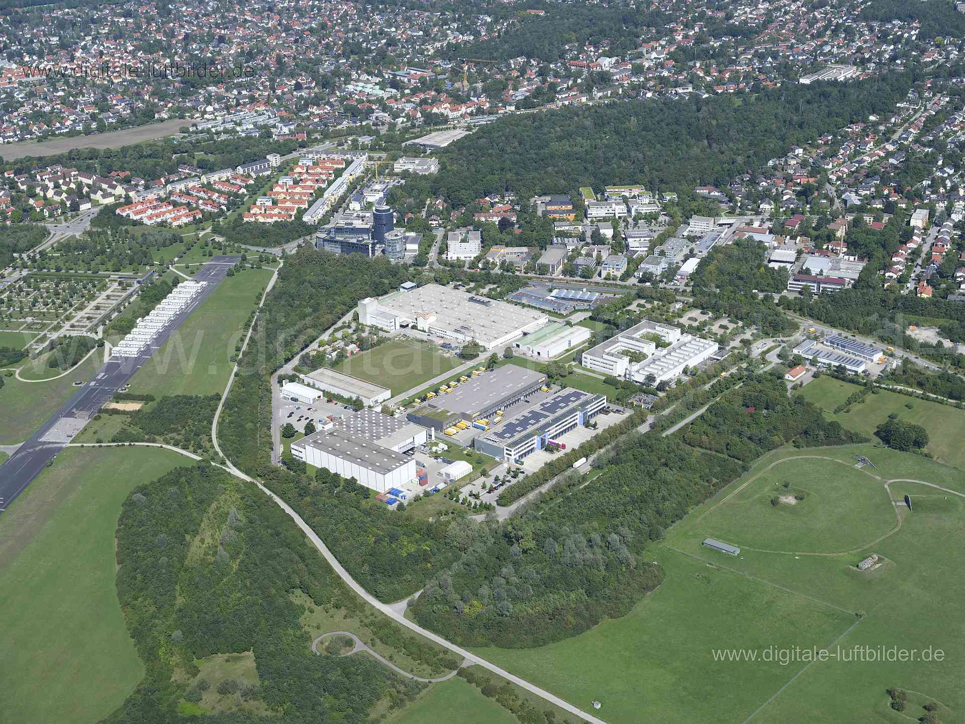 Luftaufnahme Gewerbegebiet Ottobrunn Nord in München | Oberbayern, Bayern