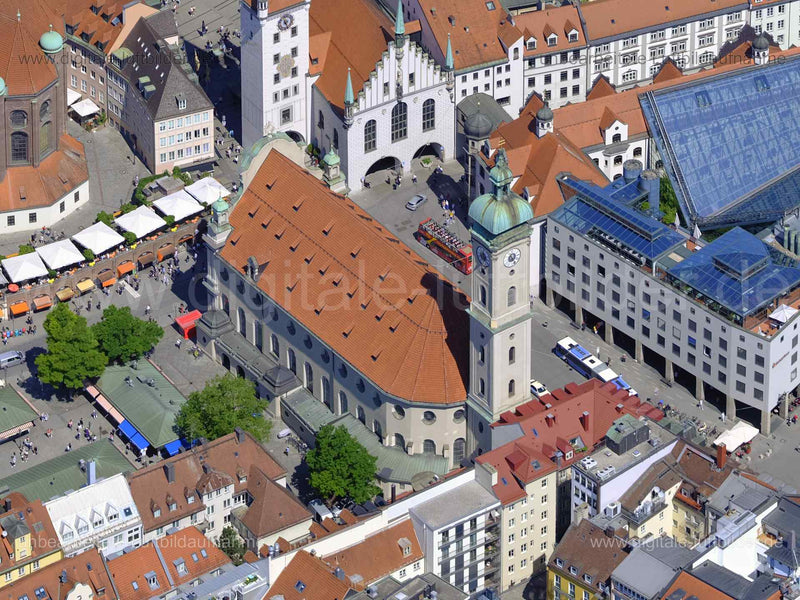 Titel: Heilig-Geist-Kirche, Bildnummer: f482704, Ort / Stadt: München, (Land)Kreis: kreisfreie Stadt München, Regierungsbezirk: Oberbayern, Bundesland: Bayern, Aufnahmedatum: 14.06.2022, Schlagwörter: Luftbild, Luftbilder, Luftbildfotografie, Luftaufnahme, Luftbildaufnahme, Luftfoto, Luftbildarchiv, Luftbildsuche, Vogelperspektive, Vogelansicht, Deutschland, , Heilig-Geist-Kirche, Kirche, Präität-Miller-Weg, Heiliggeiststraße, Viktualienmarkt, Monat: Juni, Jahreszeit: Sommer, Tageszeit: Vormitta