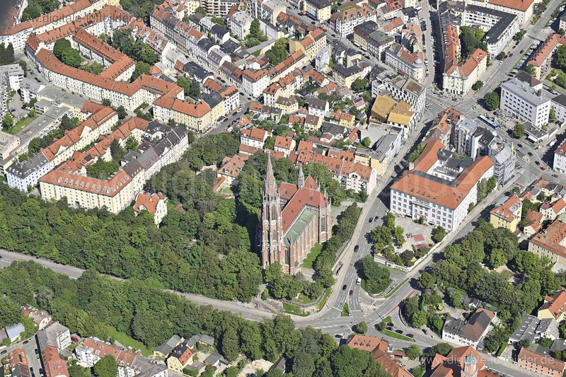Luftaufnahme Heilig Kreuz Kirche München in München | Oberbayern, Bayern