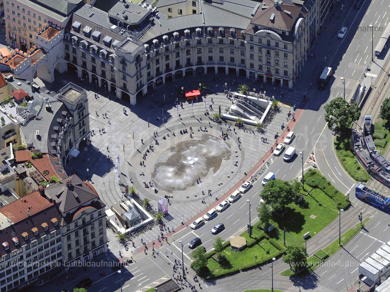Titel: Karlsplatz, Bildnummer: f482421, Ort / Stadt: München, (Land)Kreis: kreisfreie Stadt München, Regierungsbezirk: Oberbayern, Bundesland: Bayern, Aufnahmedatum: 14.06.2022, Schlagwörter: Luftbild, Luftbilder, Luftbildfotografie, Luftaufnahme, Luftbildaufnahme, Luftfoto, Luftbildarchiv, Luftbildsuche, Vogelperspektive, Vogelansicht, Deutschland, , Karlsplatz, Neuhauser Straße, Brunnen, Monat: Juni, Jahreszeit: Sommer, Tageszeit: Vormittag / Mittag, Jahr: 2022, Flug ID: 20220614, Bildstatus: