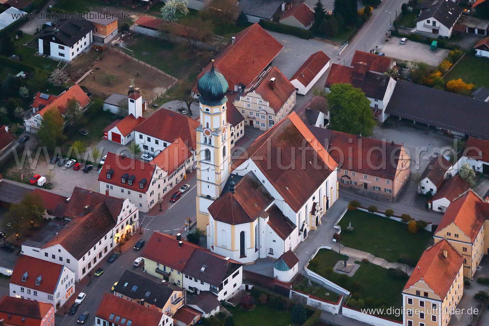 Luftaufnahme Kirche in München | Oberbayern, Bayern