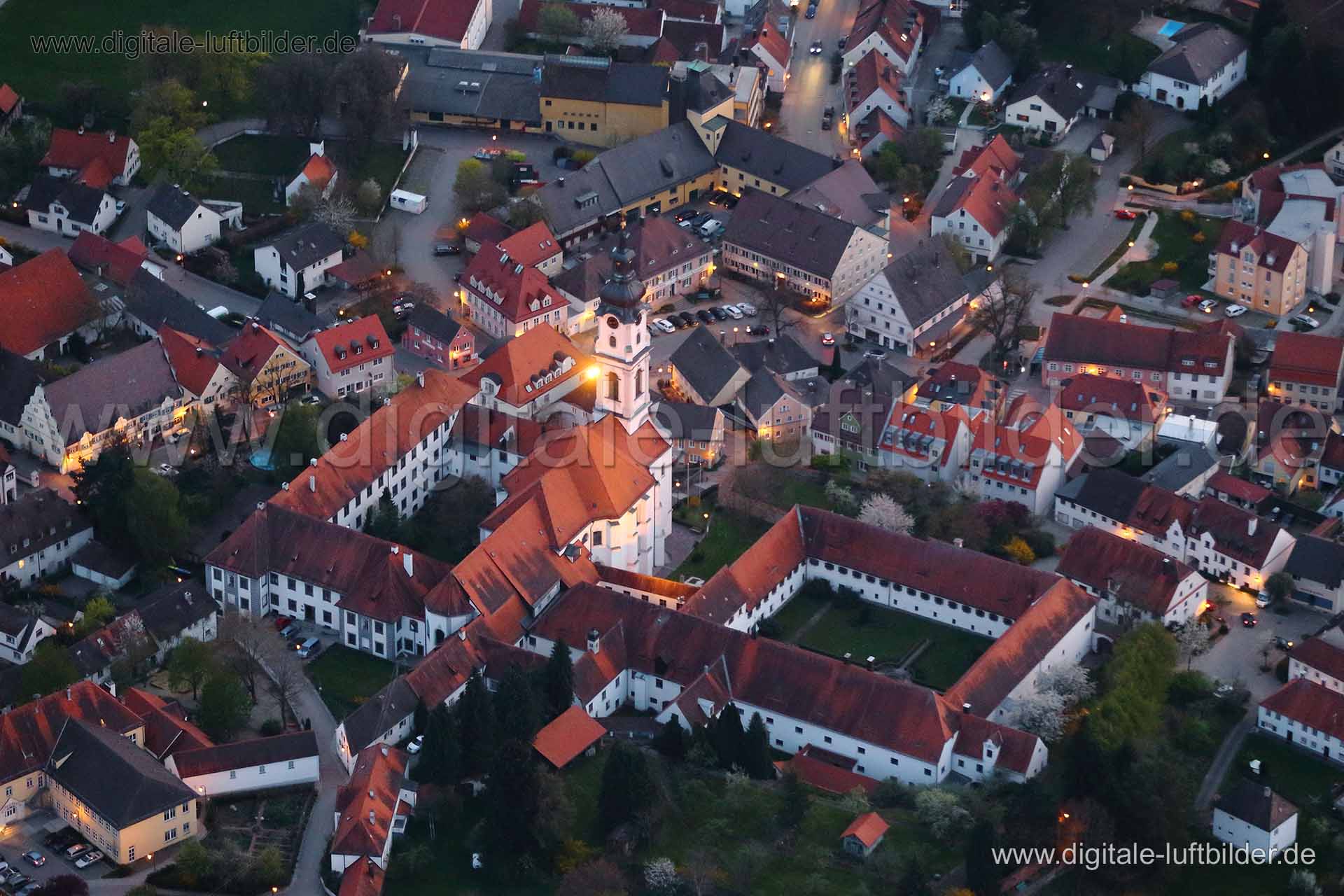 Luftaufnahme Kirche in München | Oberbayern, Bayern