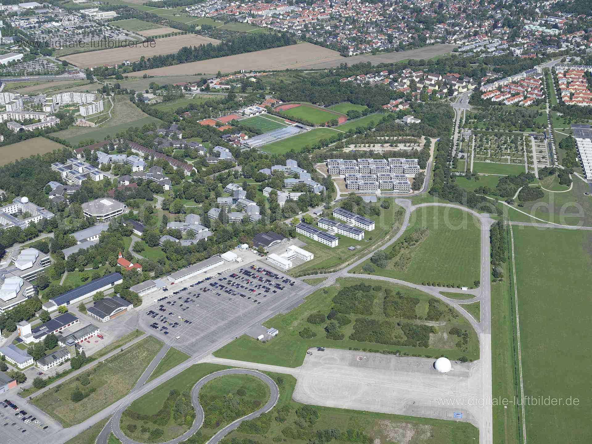 Luftaufnahme Landschaftspark Hachinger Tal in München | Oberbayern, Bayern