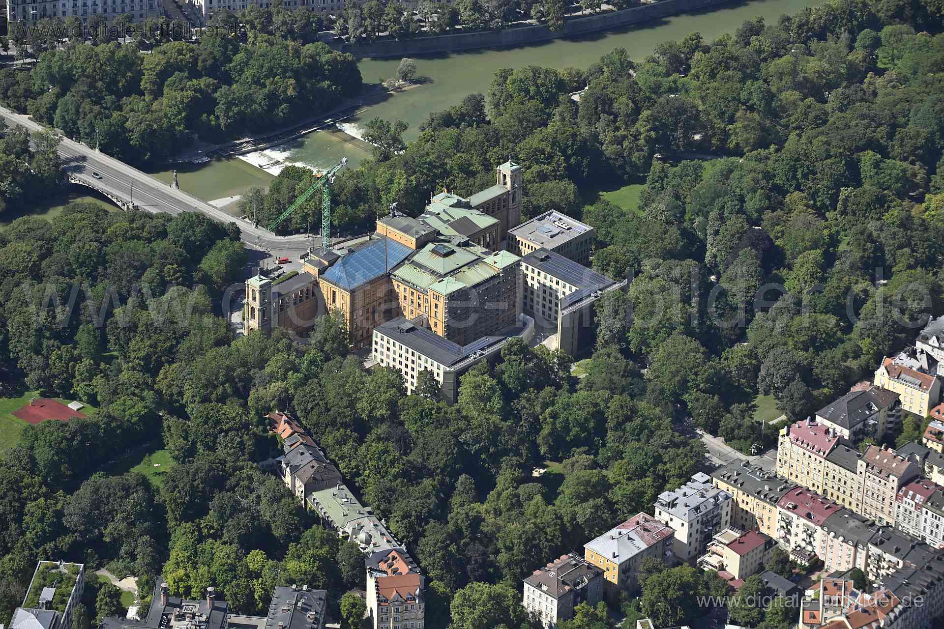 Luftaufnahme Maximilianeum in München | Oberbayern, Bayern