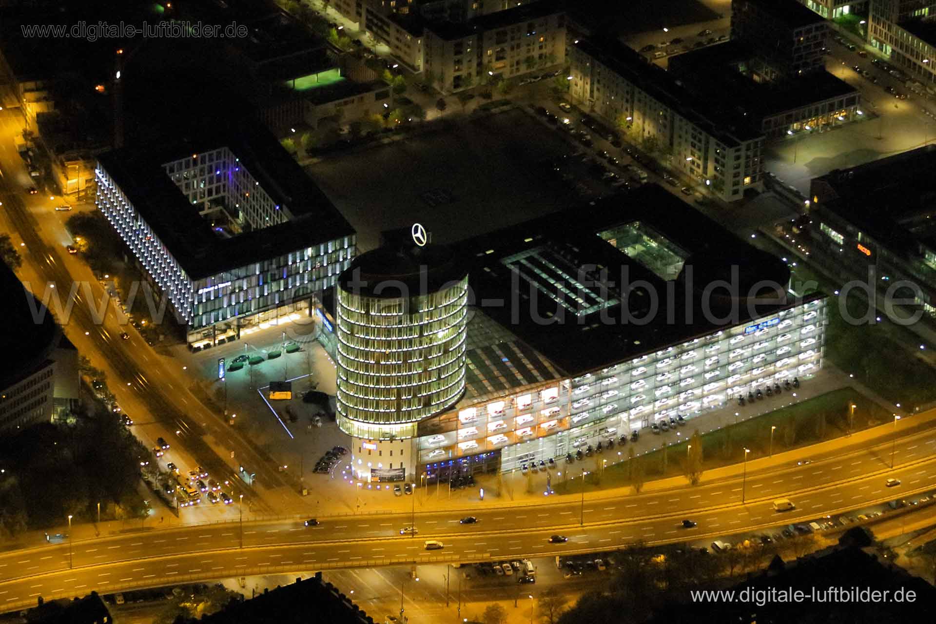 Luftaufnahme Mercedes Benz in München | Oberbayern, Bayern