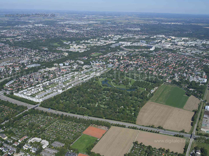 Luftaufnahme Neuer Südfriedhof, Perlach in München | Oberbayern, Bayern