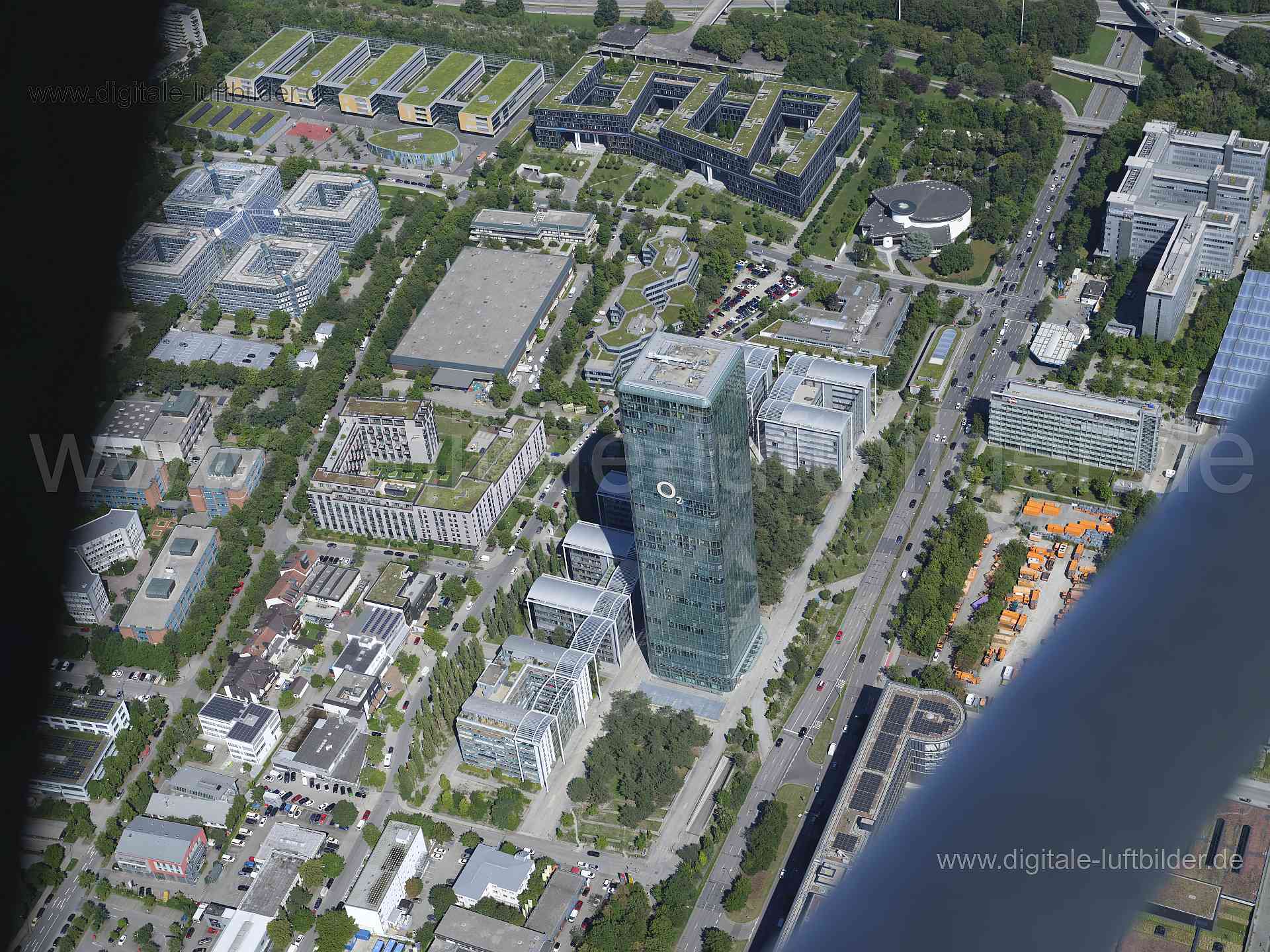 Luftaufnahme O2 Tower in München | Oberbayern, Bayern