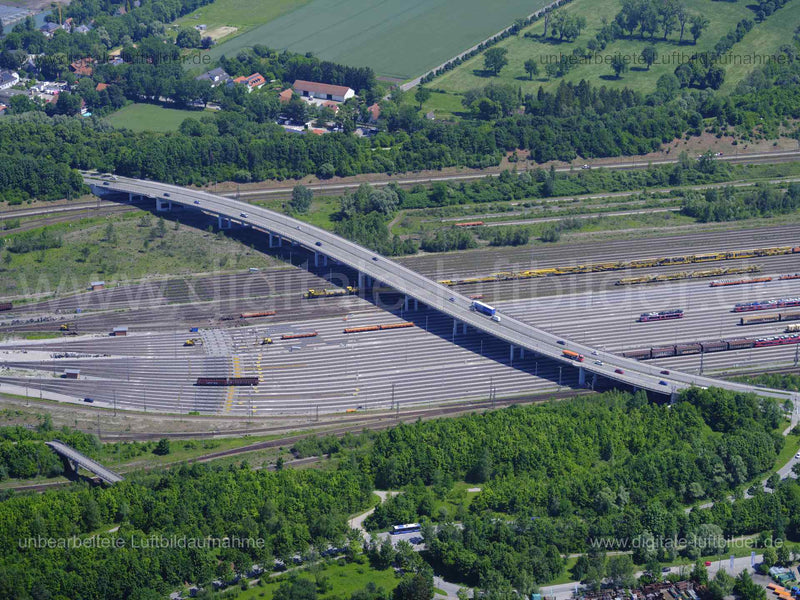 Luftaufnahme Rangierbahnhof München-Nord in München | Oberbayern, Bayern