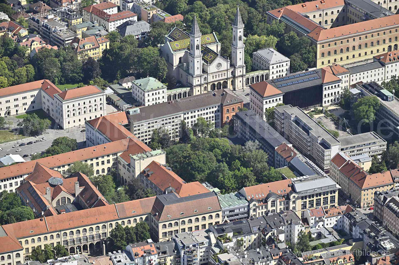 Luftaufnahme St. Ludwig Kirche in München | Oberbayern, Bayern
