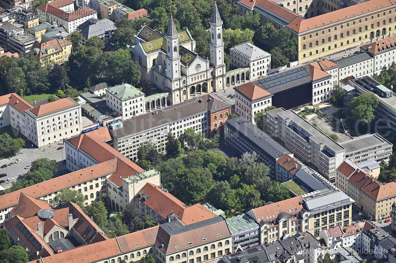 Luftaufnahme St. Ludwig Kirche in München | Oberbayern, Bayern