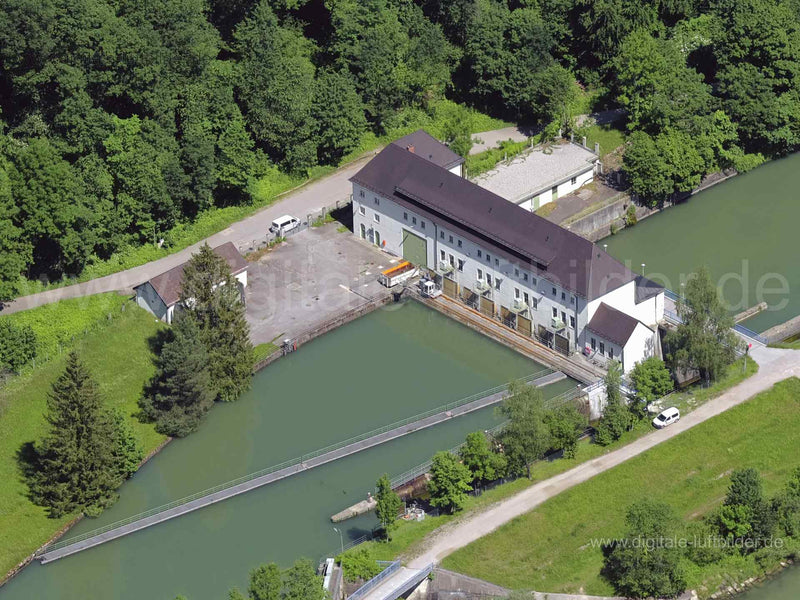 Luftaufnahme Wasserkraftwerk Pullach in München | Oberbayern, Bayern