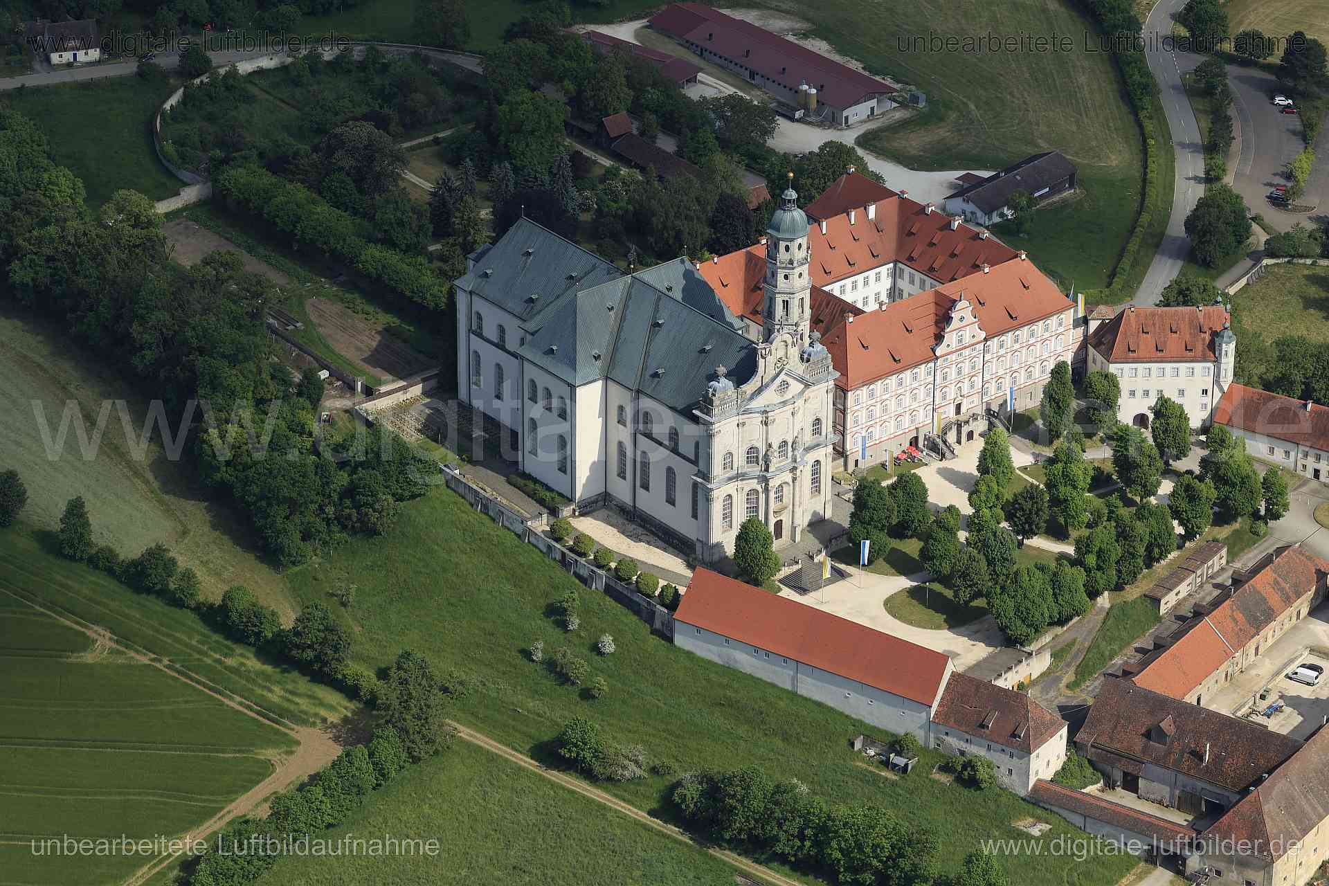 Luftaufnahme Kloster Neresheim in Neresheim | Stuttgart, Bayern
