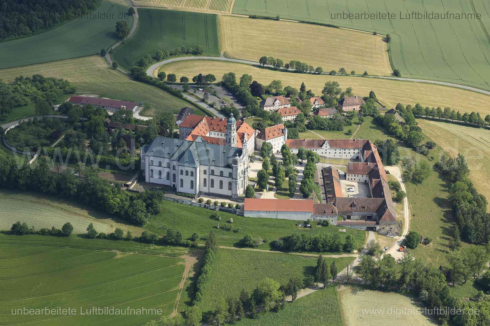 Luftaufnahme Kloster Neresheim in Neresheim | Stuttgart, Bayern
