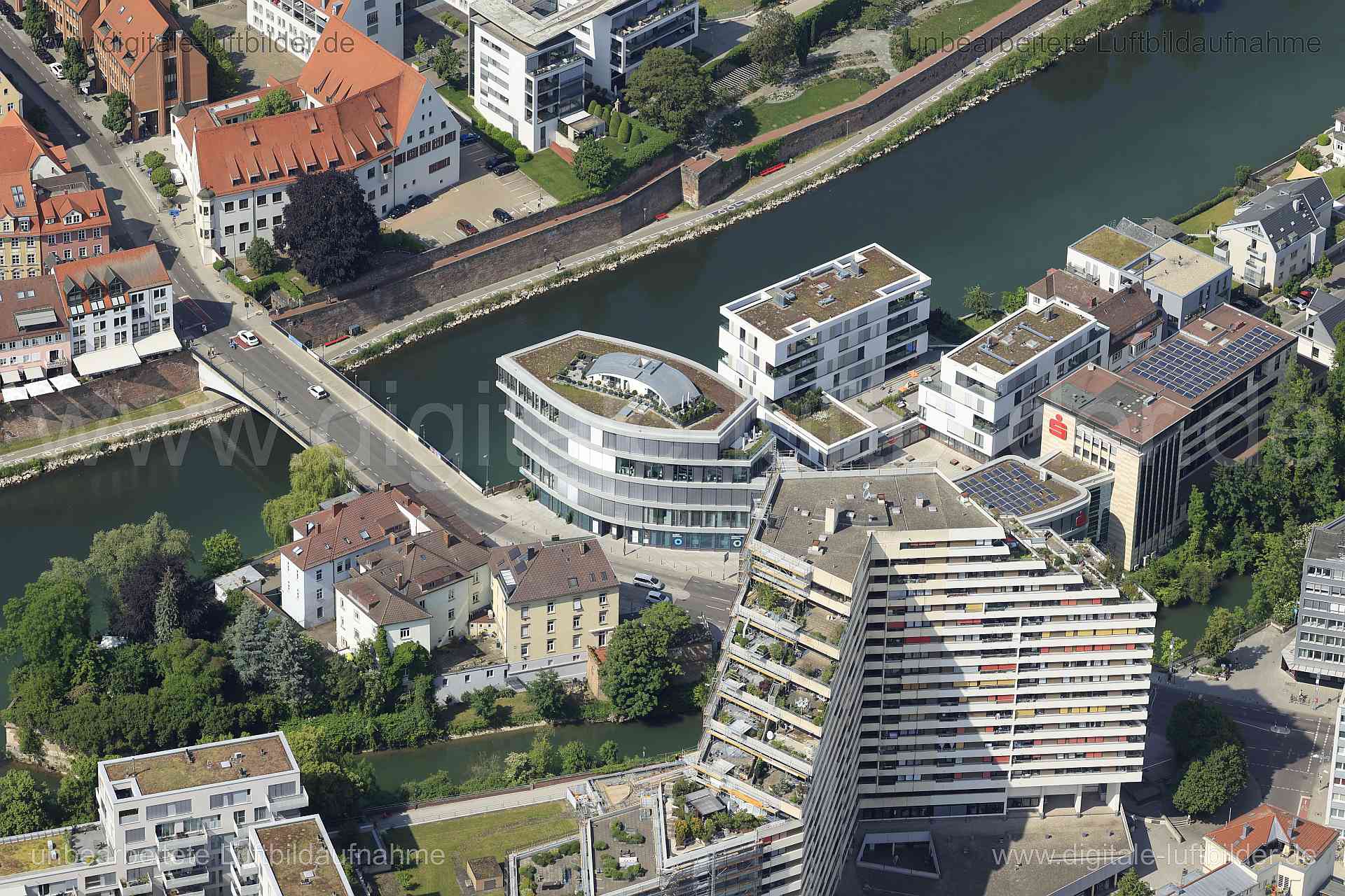 Luftbild - Herdbrücke, Ort: Neu-Ulm, Tags: Herdbrücke, Brücke, Donau, Architektur, Hochhaus, ...