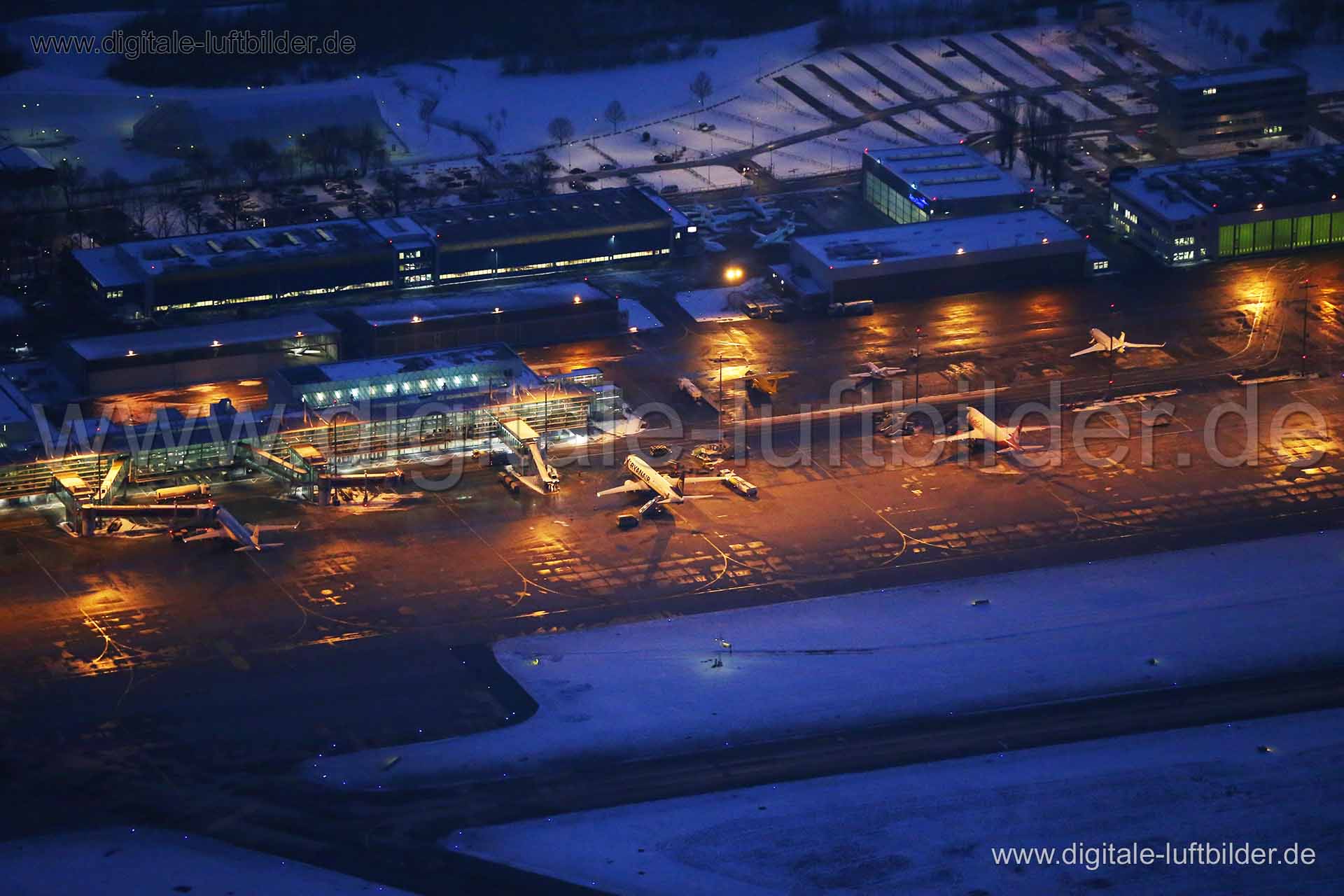 Luftaufnahme Albrecht-Dürer-Airport in Nürnberg | Mittelfranken, Bayern