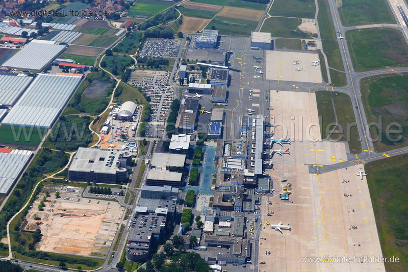 Luftaufnahme Albrecht-Dürer-Airport in Nürnberg | Mittelfranken, Bayern
