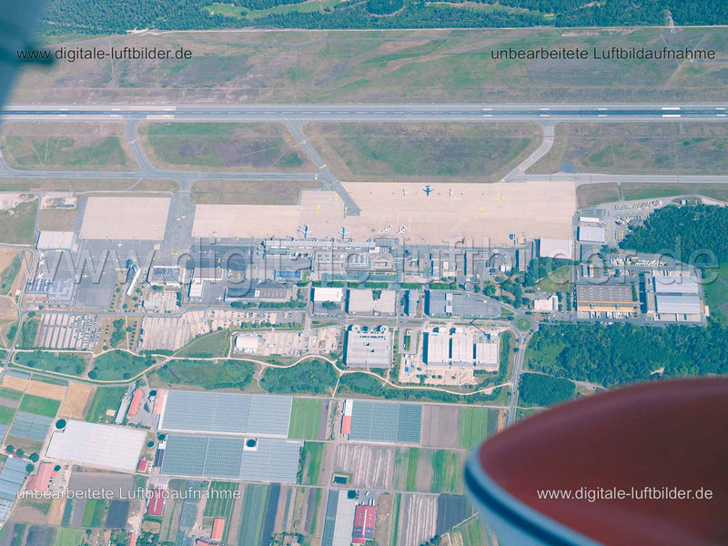 Luftaufnahme Albrecht-Dürer-Airport in Nürnberg | Mittelfranken, Bayern