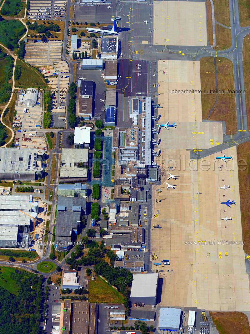 Luftaufnahme Albrecht-Dürer-Airport in Nürnberg | Mittelfranken, Bayern