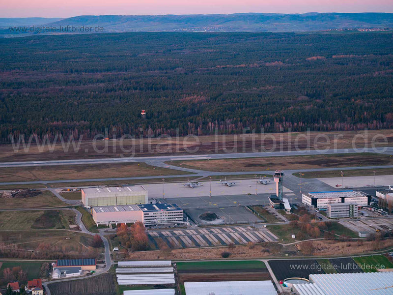 Luftaufnahme Albrecht-Dürer-Airport in Nürnberg | Mittelfranken, Bayern