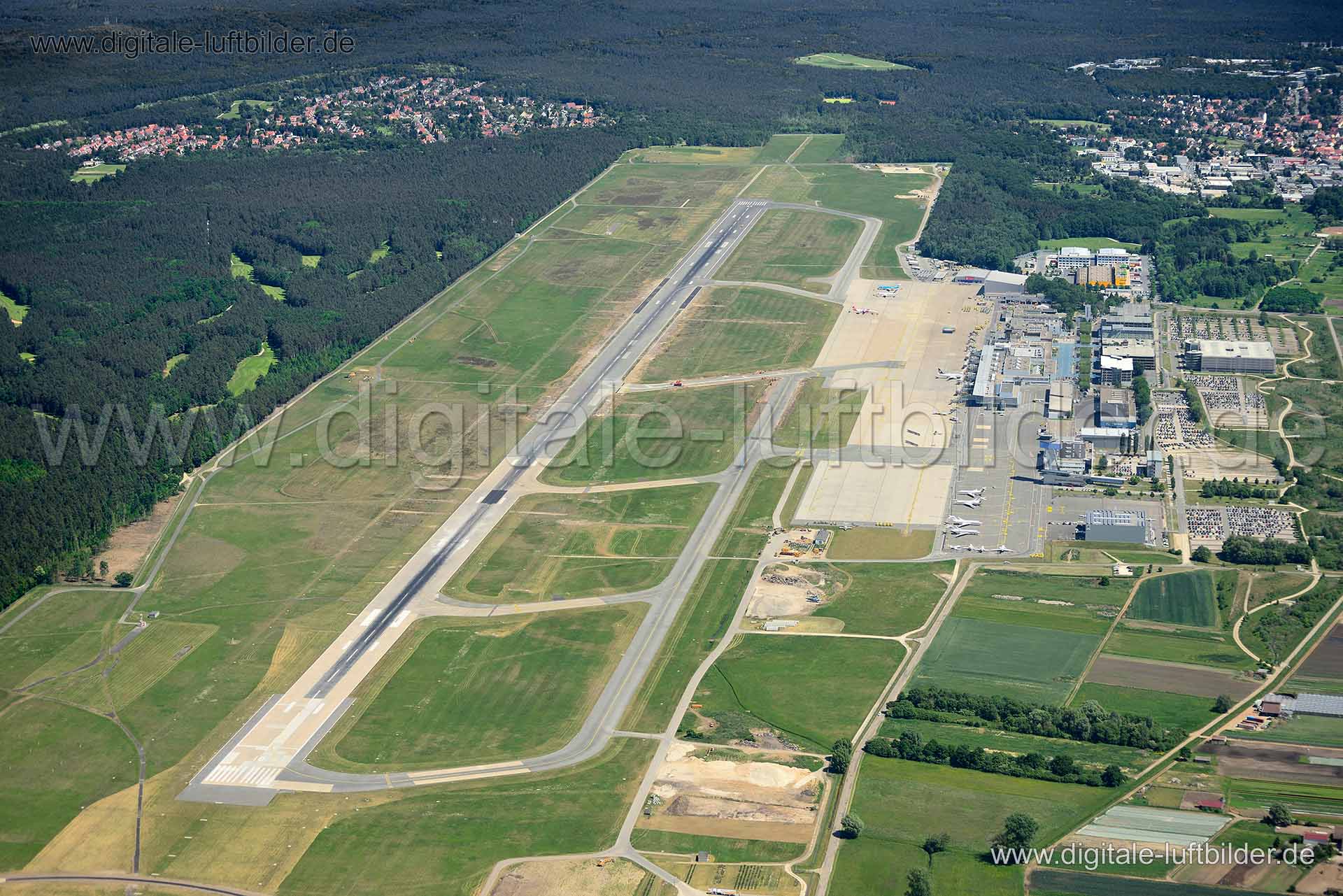 Luftaufnahme Albrecht-Dürer-Airport in Nürnberg | Mittelfranken, Bayern