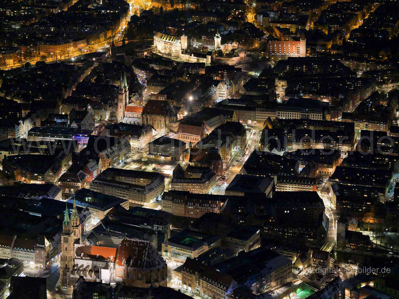 Luftaufnahme Altstadt bei Nacht in Nürnberg | Mittelfranken, Bayern