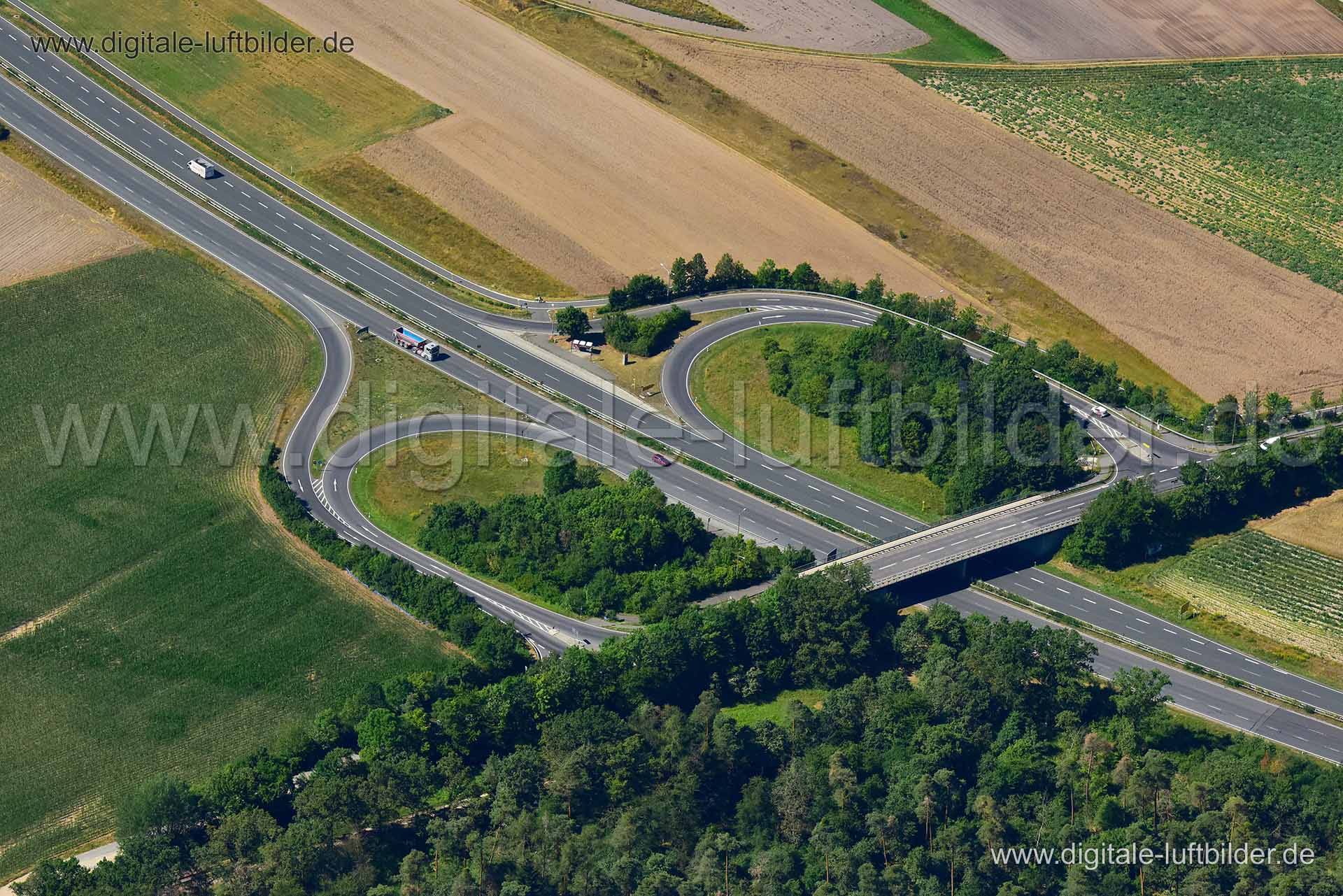 Luftaufnahme Ausfahrt B4 nach Großgründlach in Nürnberg | Mittelfranken, Bayern
