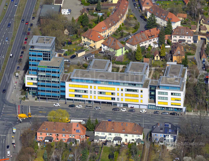 Titel: Barmer Krankenkasse, Bildnummer: f470981, Ort / Stadt: Nürnberg, (Land)Kreis: kreisfreie Stadt Nürnberg, Regierungsbezirk: Mittelfranken, Bundesland: Bayern, Aufnahmedatum: 28.03.2022, Schlagwörter: Luftbild, Luftbilder, Luftbildfotografie, Luftaufnahme, Luftbildaufnahme, Luftfoto, Vogelperspektive, Vogelansicht, Deutschland, Barmer Krankenkasse, S-Bahn Dutzendteich, Zerzabelshof, Zabo, Kran, Monat: März, Jahreszeit: Frühling, Tageszeit: Mittag / Nachmittag, Jahr: 2022, Flug ID: 20220328,