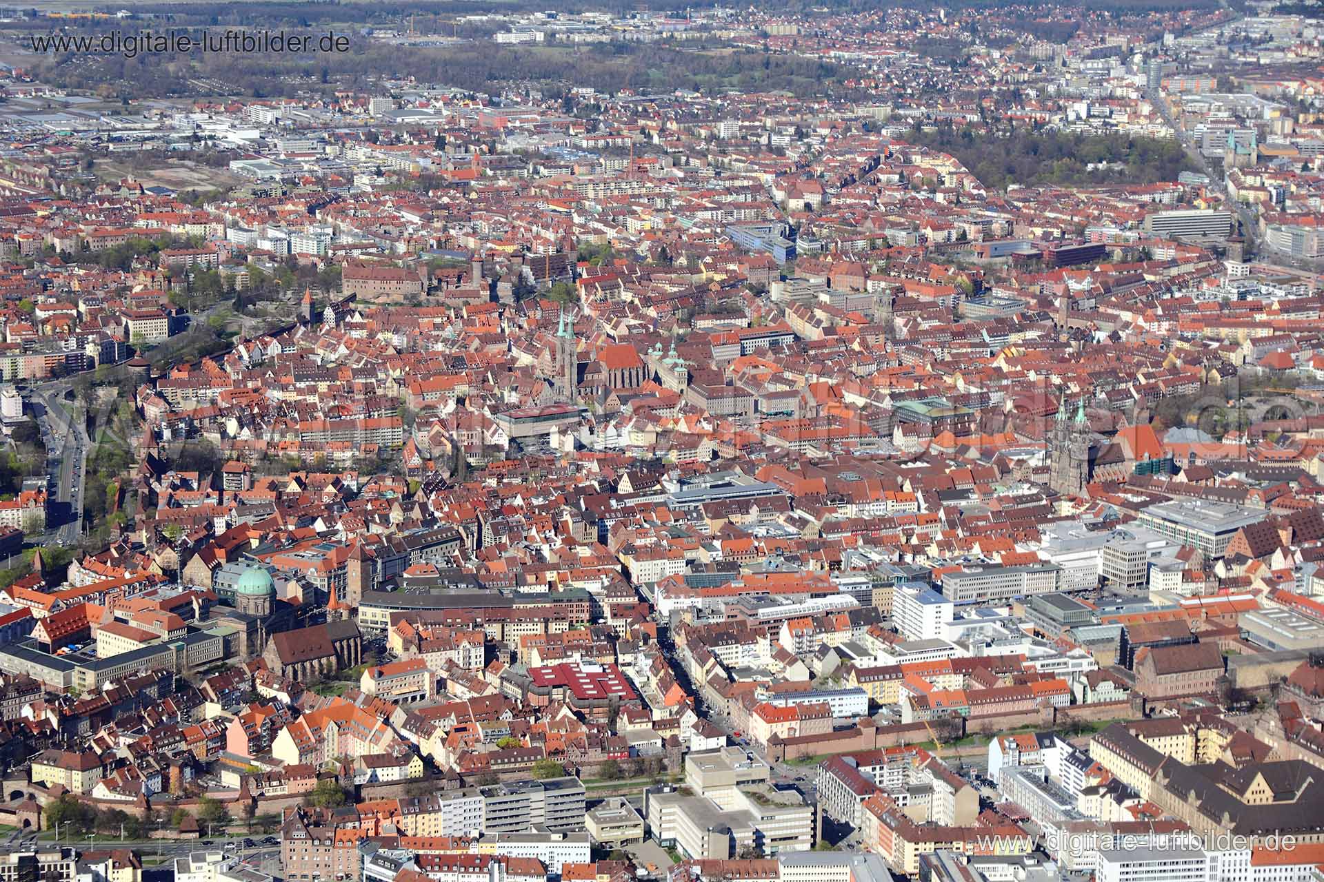 Luftaufnahme Blick über Nürnberg in Nürnberg | Mittelfranken, Bayern