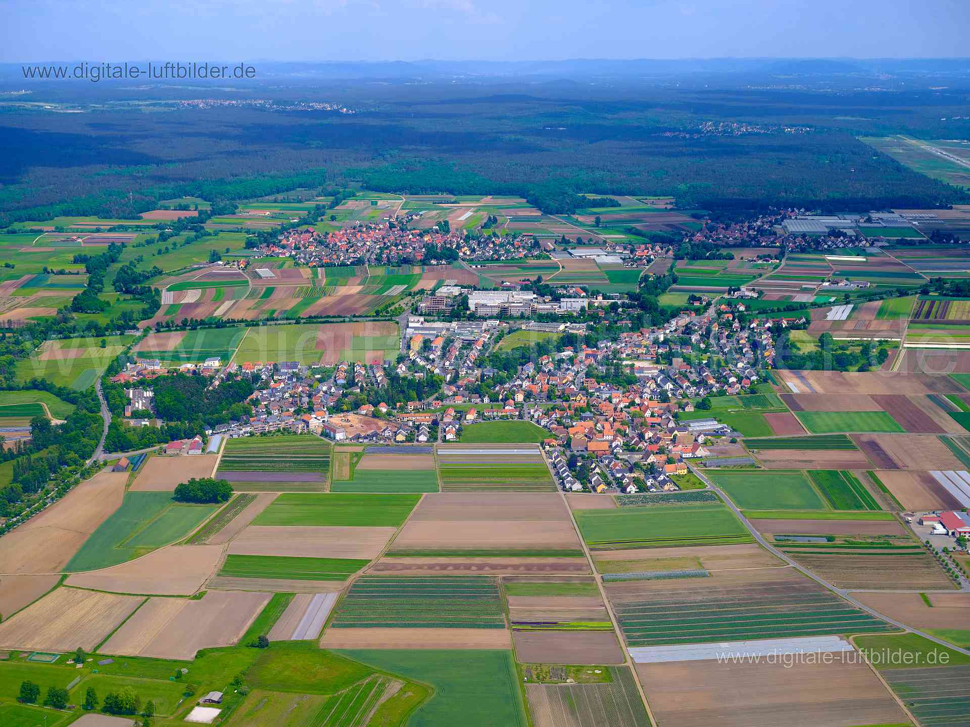 Luftbild - Boxdorf, Ort: Nürnberg, Tags: Knoblauchsland, Acker Äcker, Landwirtschaft, Himmel. Horizont, Panorama, Boxdorf,...