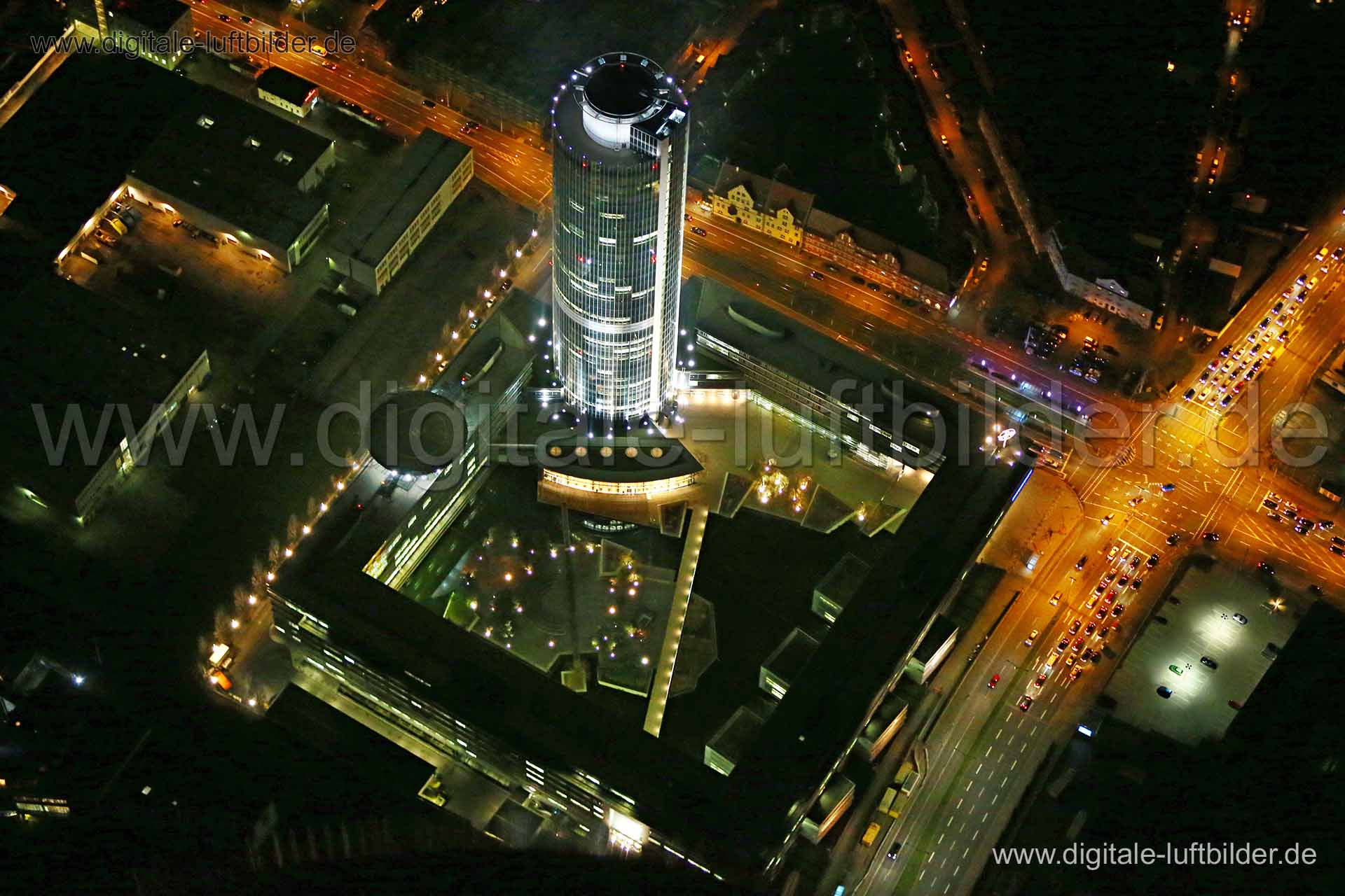 Titel: Business Tower, Bildnummer: bb89760, Ort / Stadt: Nürnberg, (Land)Kreis: kreisfreie Stadt Nürnberg, Regierungsbezirk: Mittelfranken, Bundesland: Bayern, Aufnahmedatum: 22.12.2015, Schlagwörter: Luftbild, Luftbilder, Luftbildfotografie, Luftaufnahme, Luftbildaufnahme, Luftfoto, Vogelperspektive, Vogelansicht, Deutschland, Schräg- und Senkrecht-Luftaufnahmen, Orthofotografie, Business Tower, Nürnberger Versicherung, Cheruskerstraße, Dr.-Gustav-Heinemann-Straße, Ostendstraße, Hochhaus, Archi